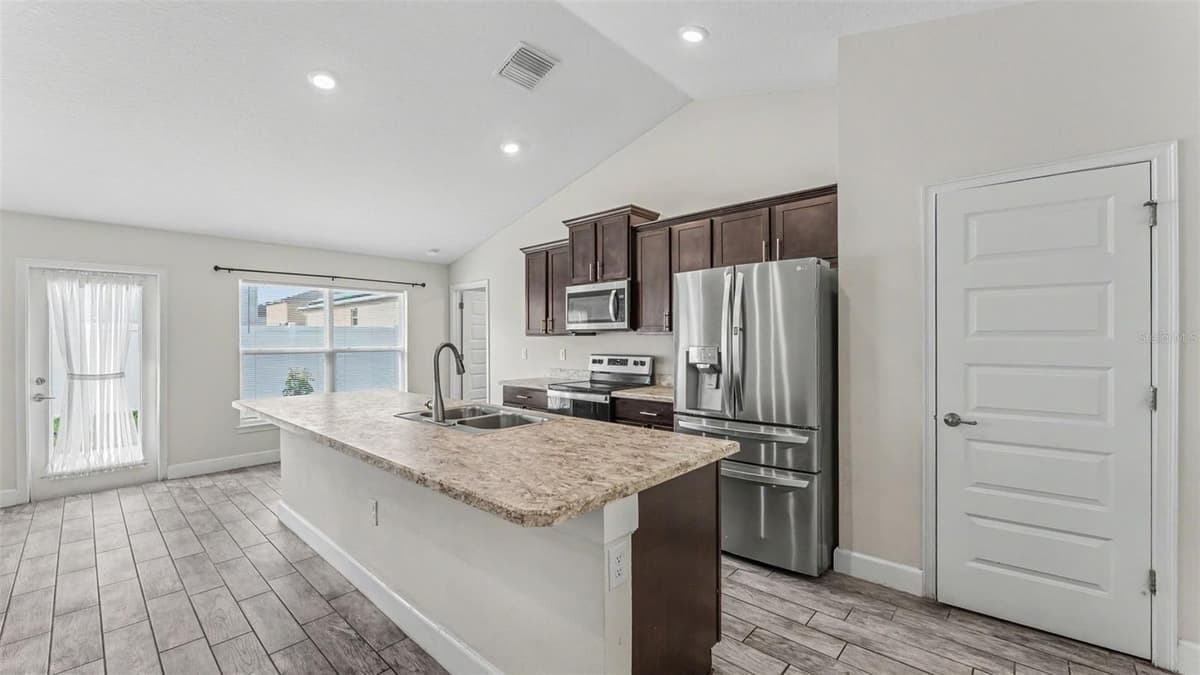 314 ATHABASCA PLACE — photo 4 of 35