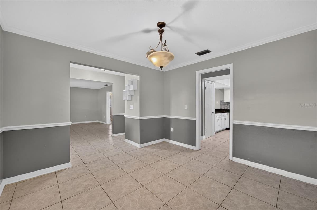 3240 TOURAINE AVENUE — photo 11 of 39
