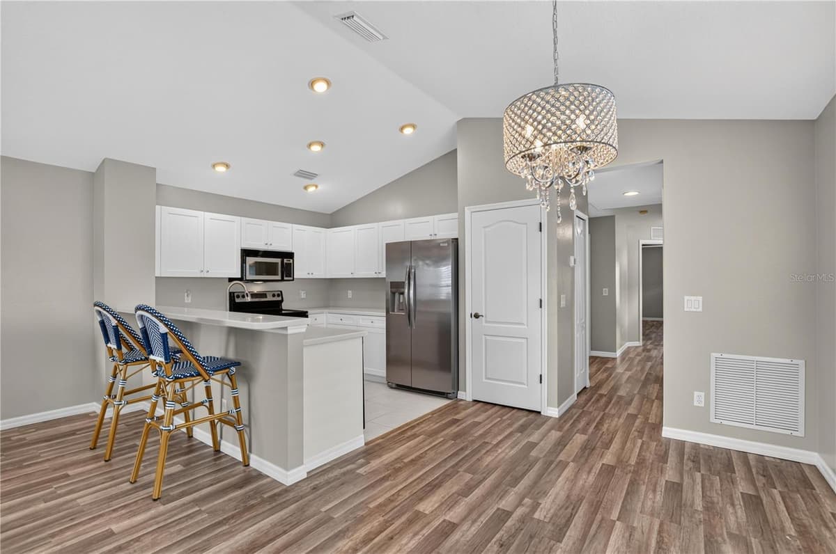 4718 FOREST CREEK TRAIL — photo 7 of 45