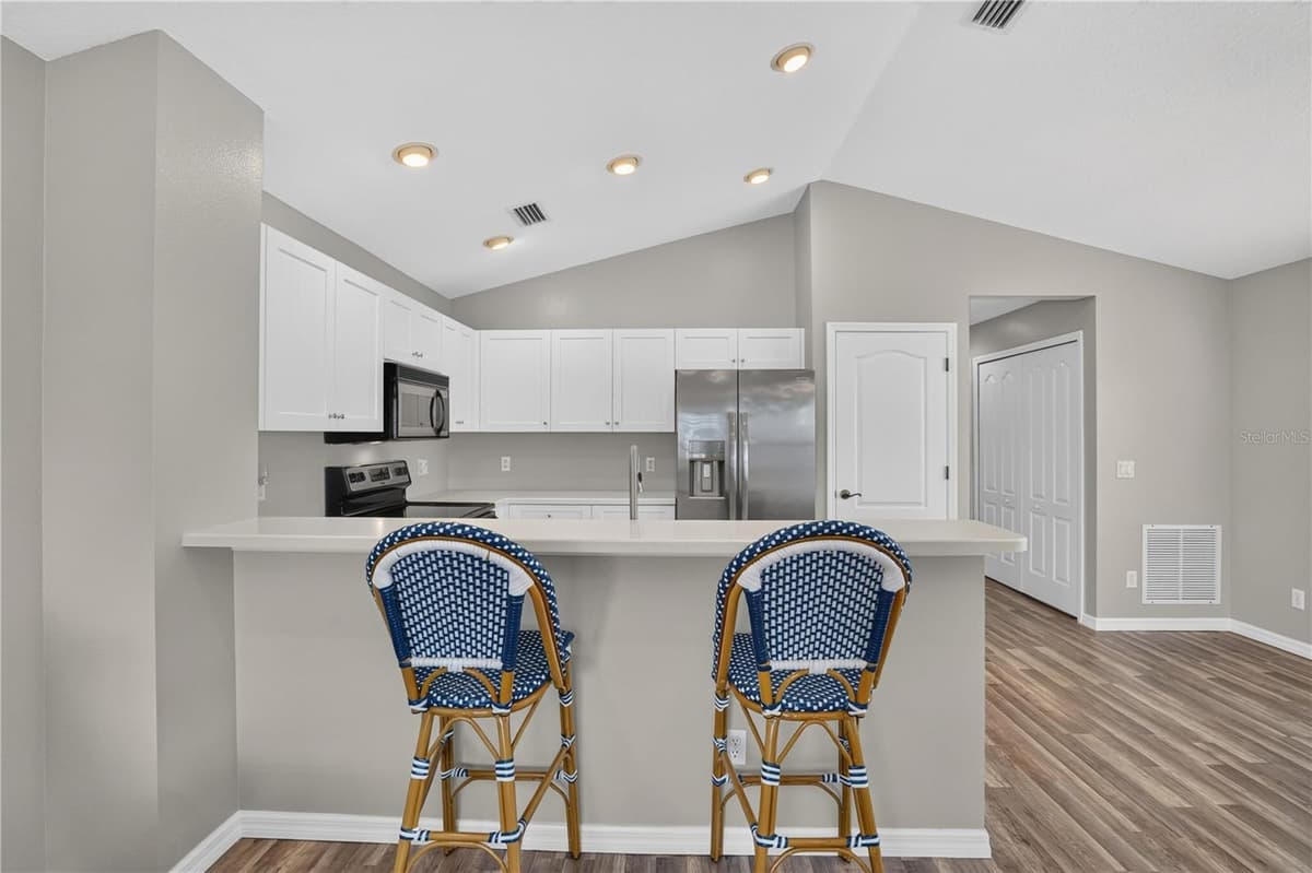 4718 FOREST CREEK TRAIL — photo 8 of 45