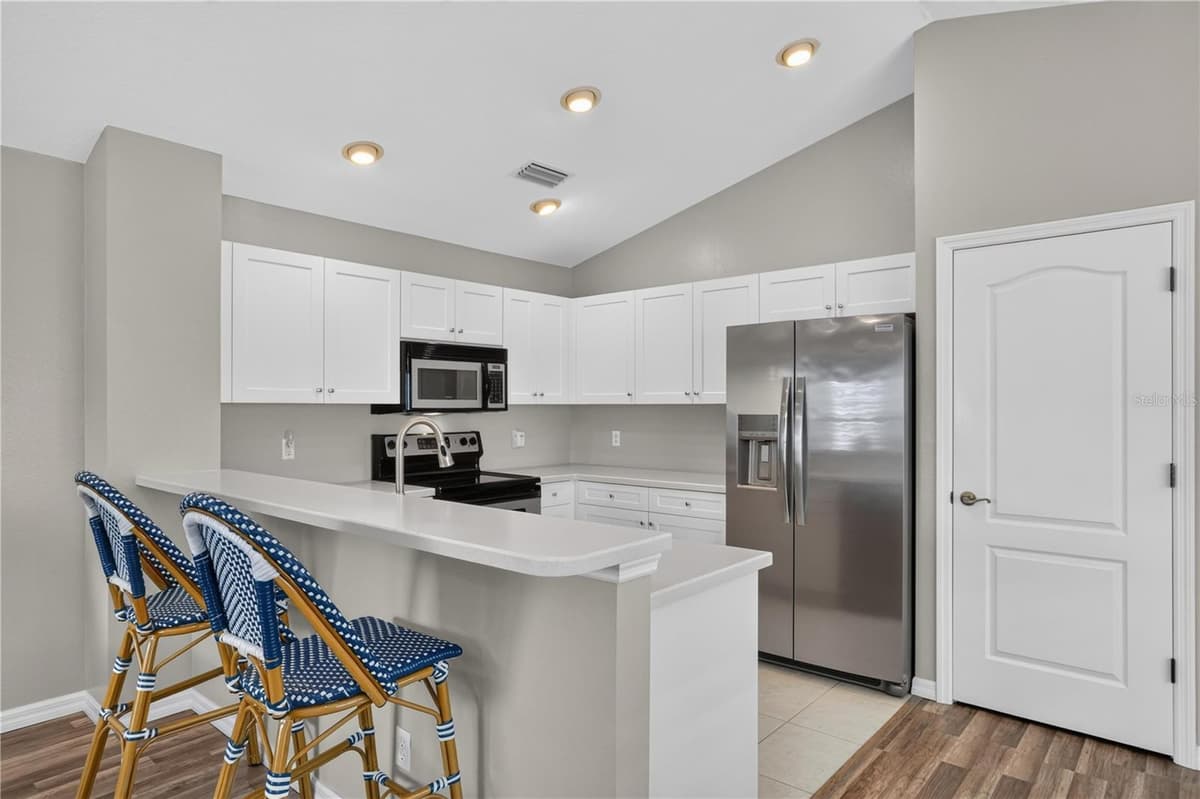 4718 FOREST CREEK TRAIL — photo 11 of 45