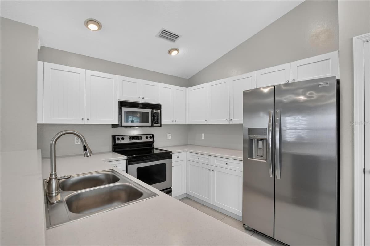4718 FOREST CREEK TRAIL — photo 12 of 45