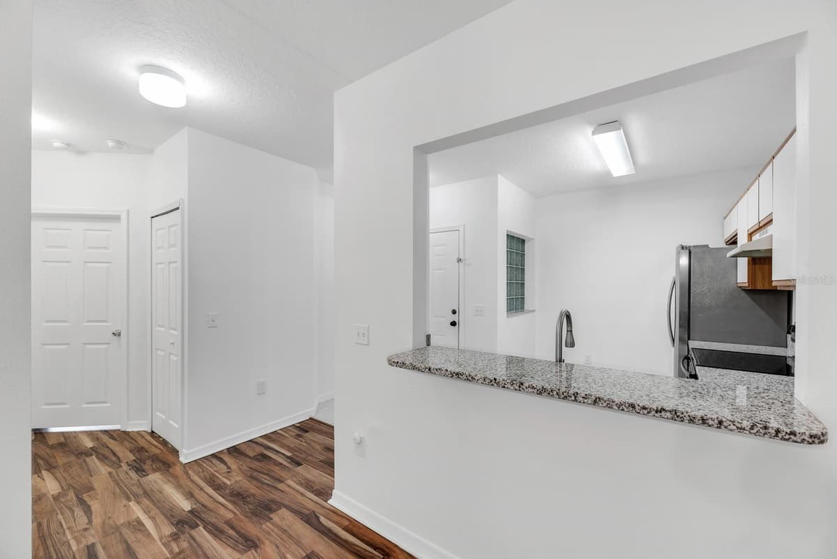 6014 PORTSDALE PLACE — photo 4 of 21
