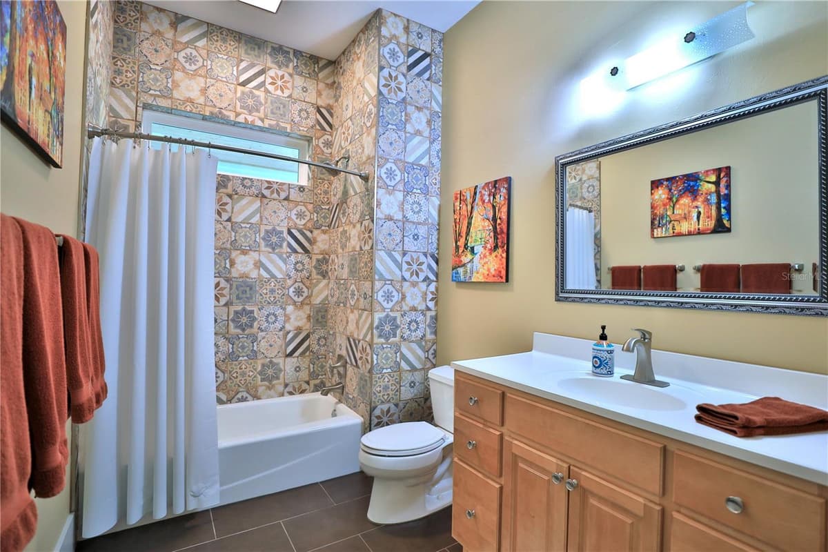 8410 155TH AVENUE — photo 37 of 84