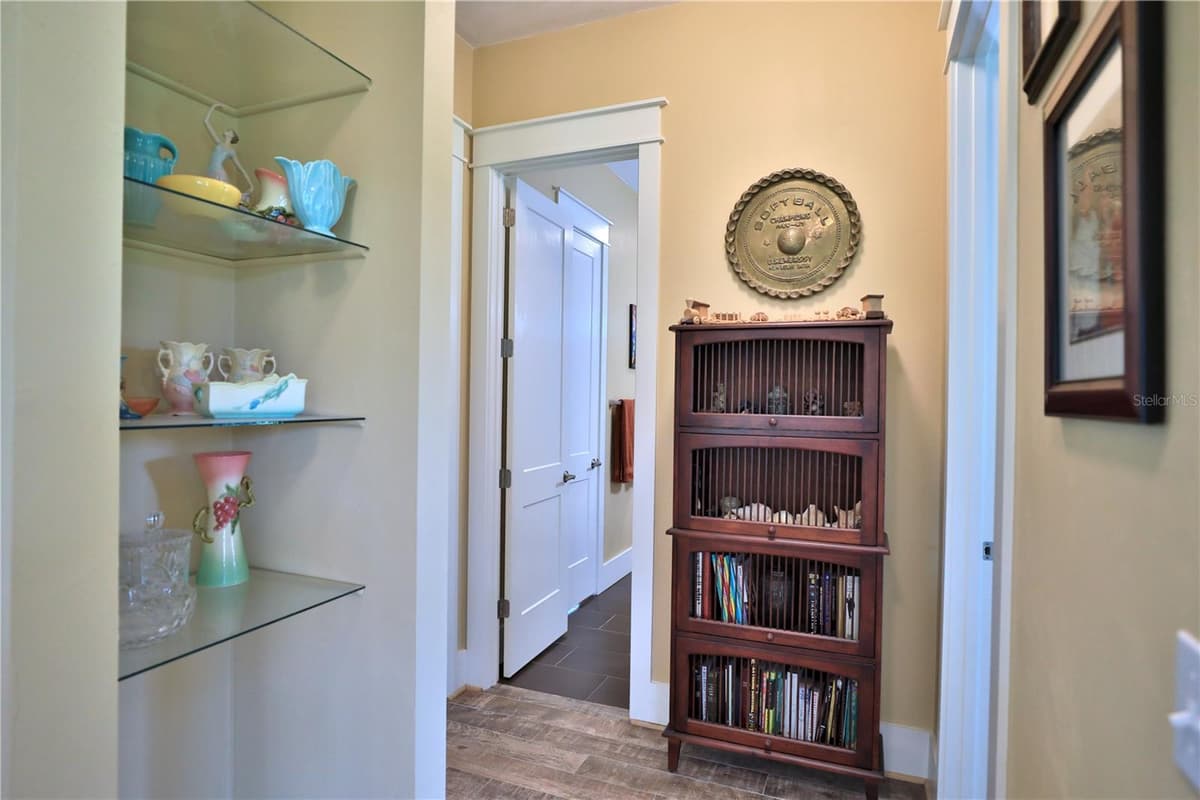 8410 155TH AVENUE — photo 33 of 84