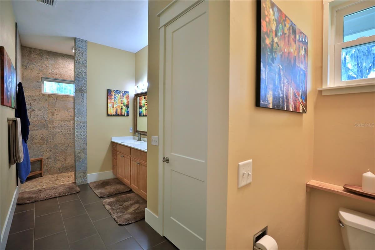 8410 155TH AVENUE — photo 30 of 84