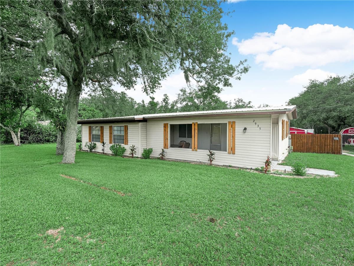 2935 SILVER SPUR LOOP — photo 3 of 46