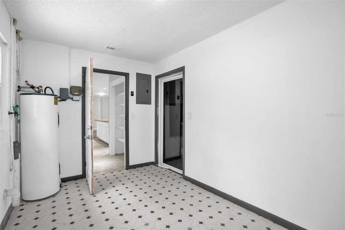 108 KILKENNY COURT — photo 27 of 41