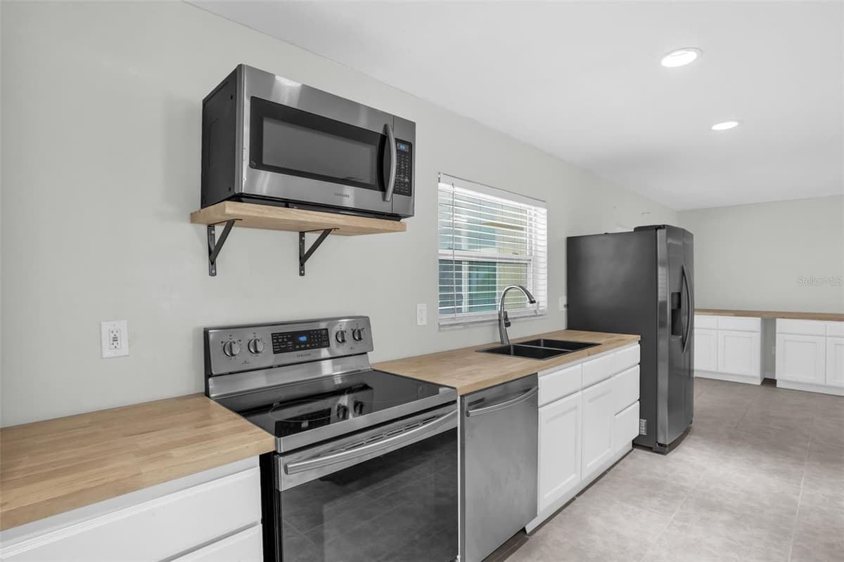 108 KILKENNY COURT — photo 15 of 41