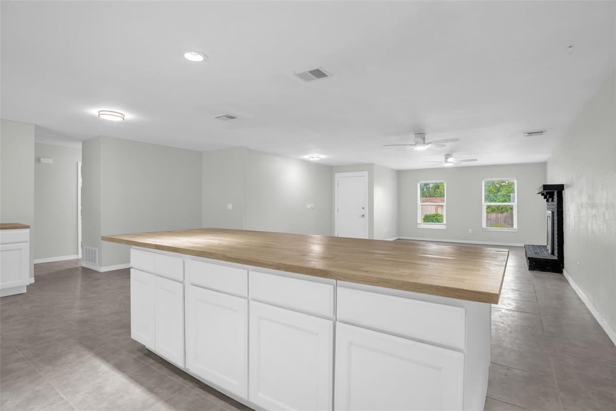108 KILKENNY COURT — photo 13 of 41