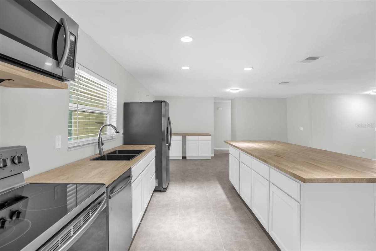 108 KILKENNY COURT — photo 14 of 41