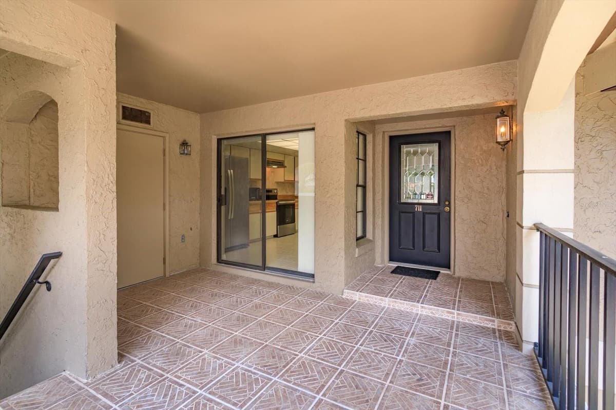 1055 KENSINGTON PARK DRIVE — photo 3 of 23