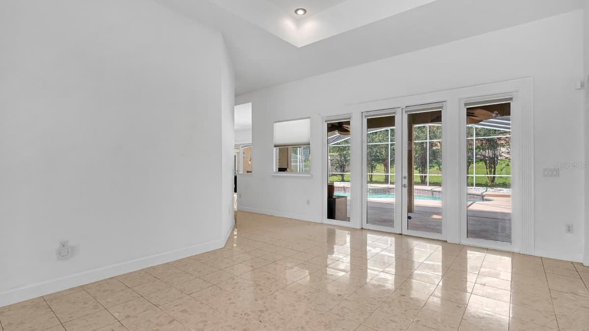 6501 FAIRWAY COVE DRIVE — photo 17 of 49
