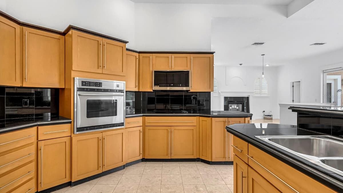 6501 FAIRWAY COVE DRIVE — photo 24 of 49