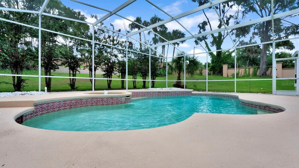 6501 FAIRWAY COVE DRIVE — photo 2 of 49