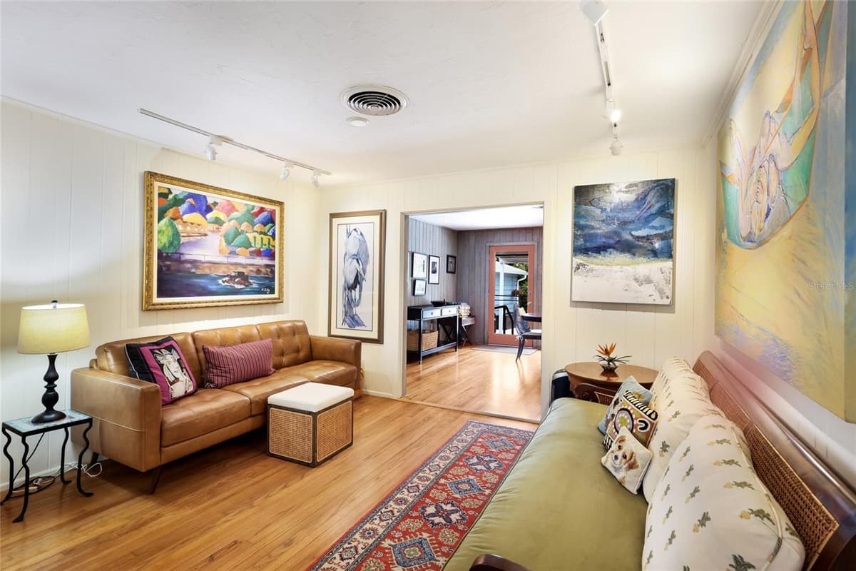 2070 HYDE PARK STREET — photo 9 of 50