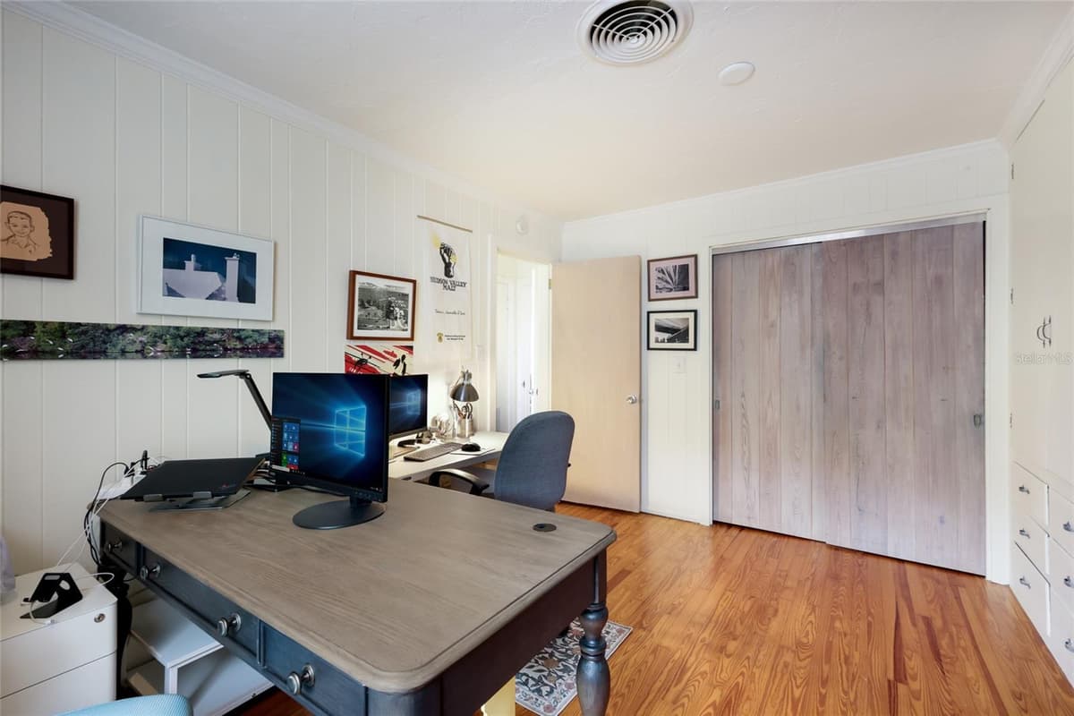 2070 HYDE PARK STREET — photo 25 of 50