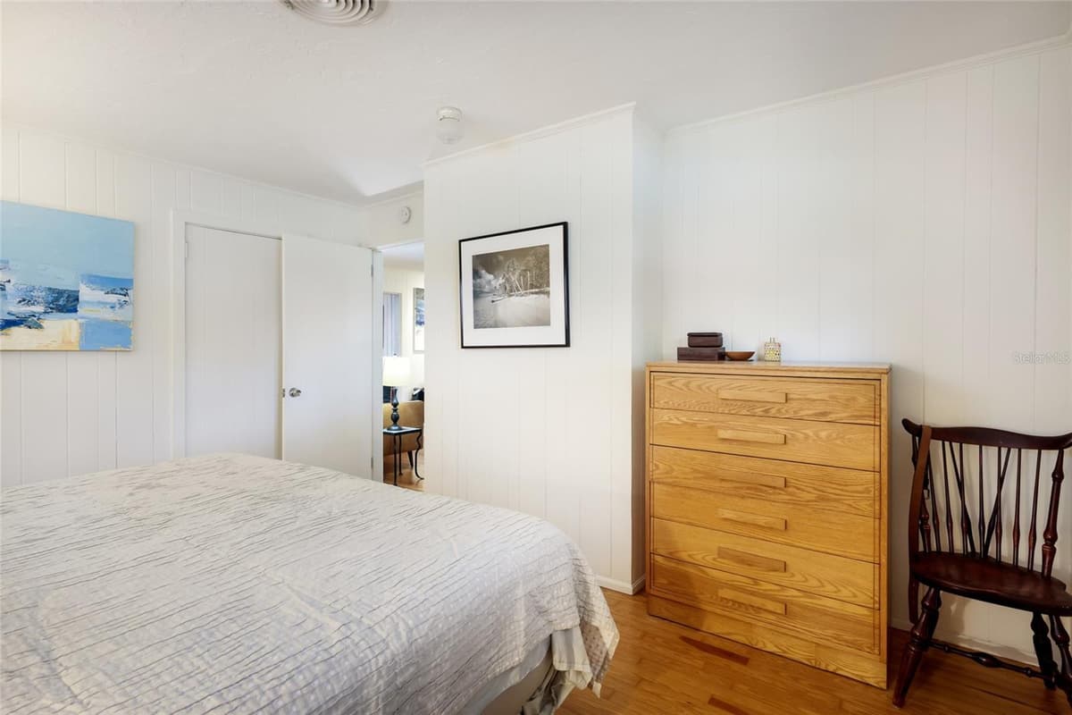 2070 HYDE PARK STREET — photo 22 of 50