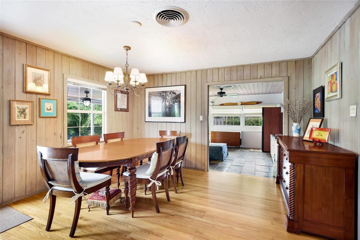 2070 HYDE PARK STREET — photo 12 of 50