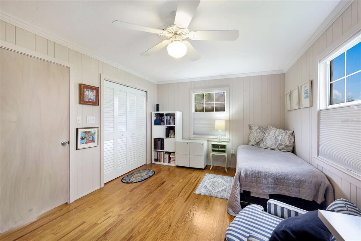 2070 HYDE PARK STREET — photo 29 of 50