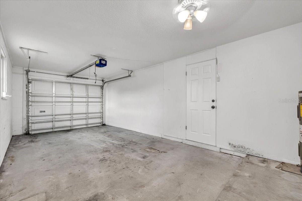 3395 PINETREE STREET — photo 39 of 39