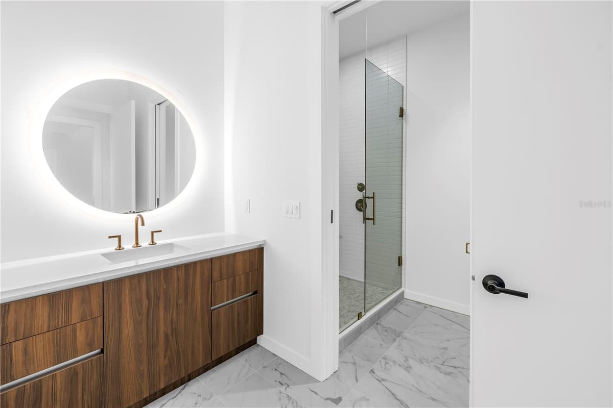 777 3RD AVENUE — photo 31 of 34