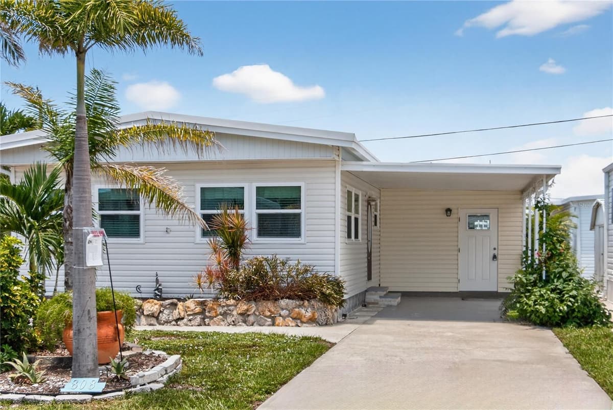 808 GREEN CIRCLE — photo 7 of 67