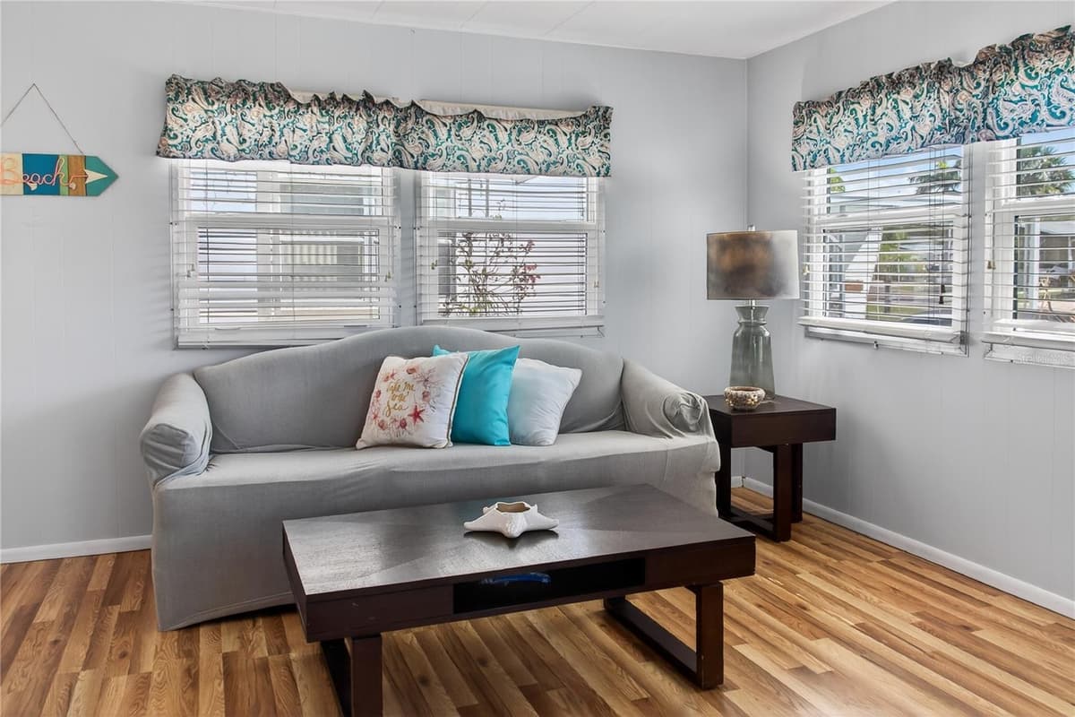 808 GREEN CIRCLE — photo 11 of 67