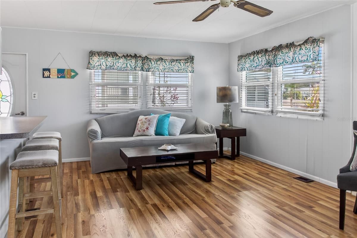 808 GREEN CIRCLE — photo 10 of 67