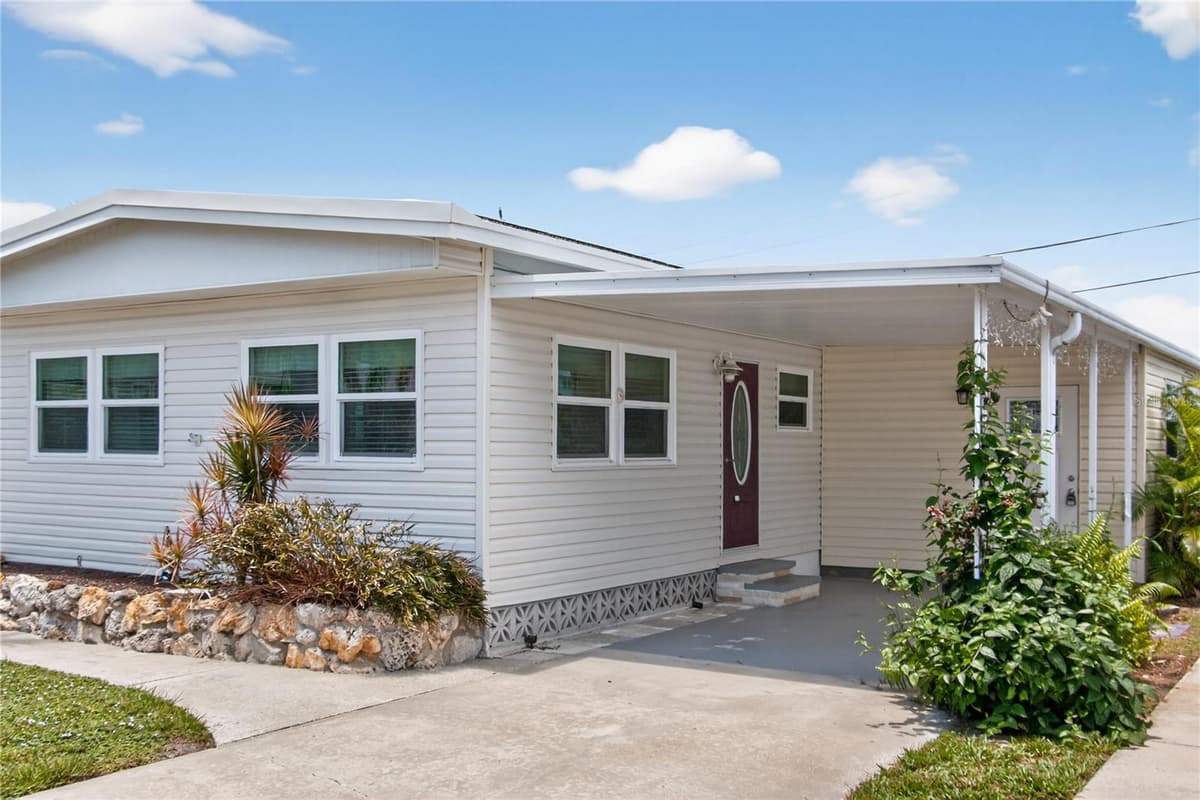 808 GREEN CIRCLE — photo 4 of 67