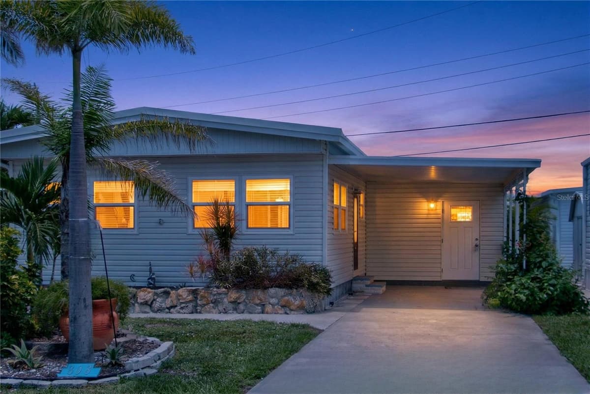 808 GREEN CIRCLE — photo 1 of 67