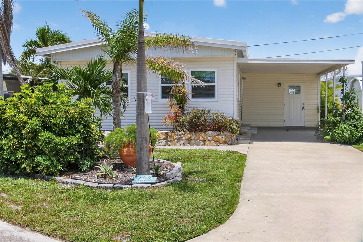 808 GREEN CIRCLE — photo 5 of 67