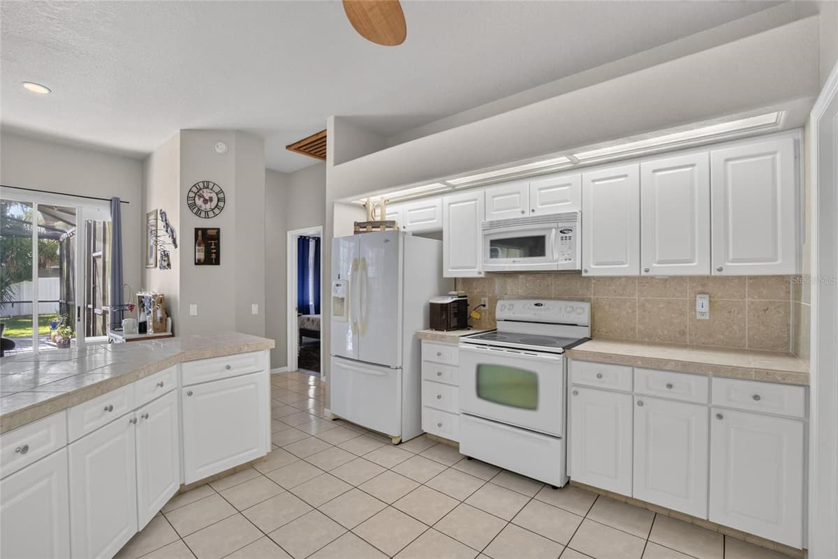 2704 ASTON AVENUE — photo 20 of 88
