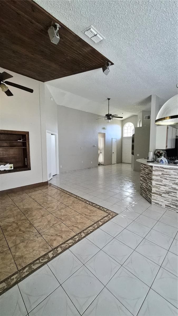 2240 STONEHEDGE LOOP — photo 3 of 10