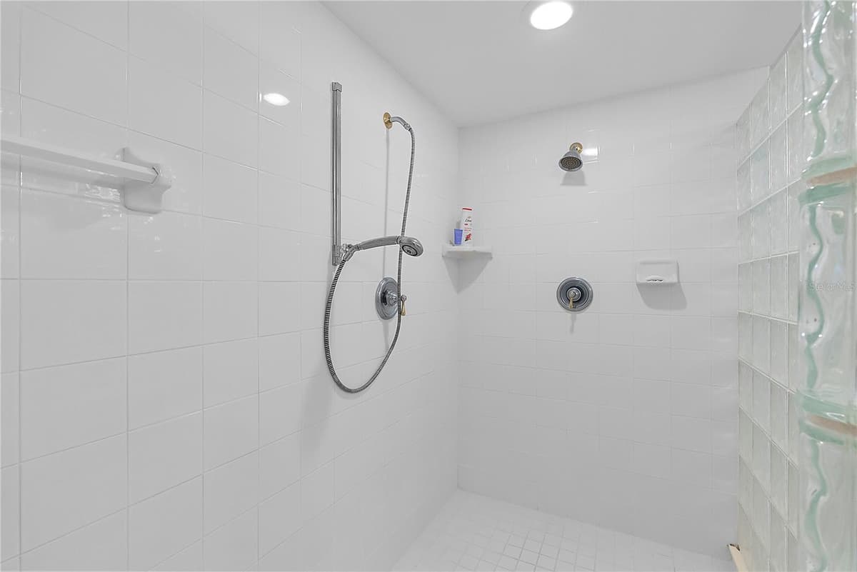 3315 ATLANTIC AVENUE — photo 26 of 46