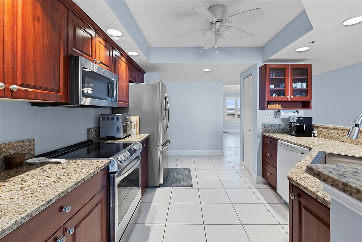 3315 ATLANTIC AVENUE — photo 8 of 46