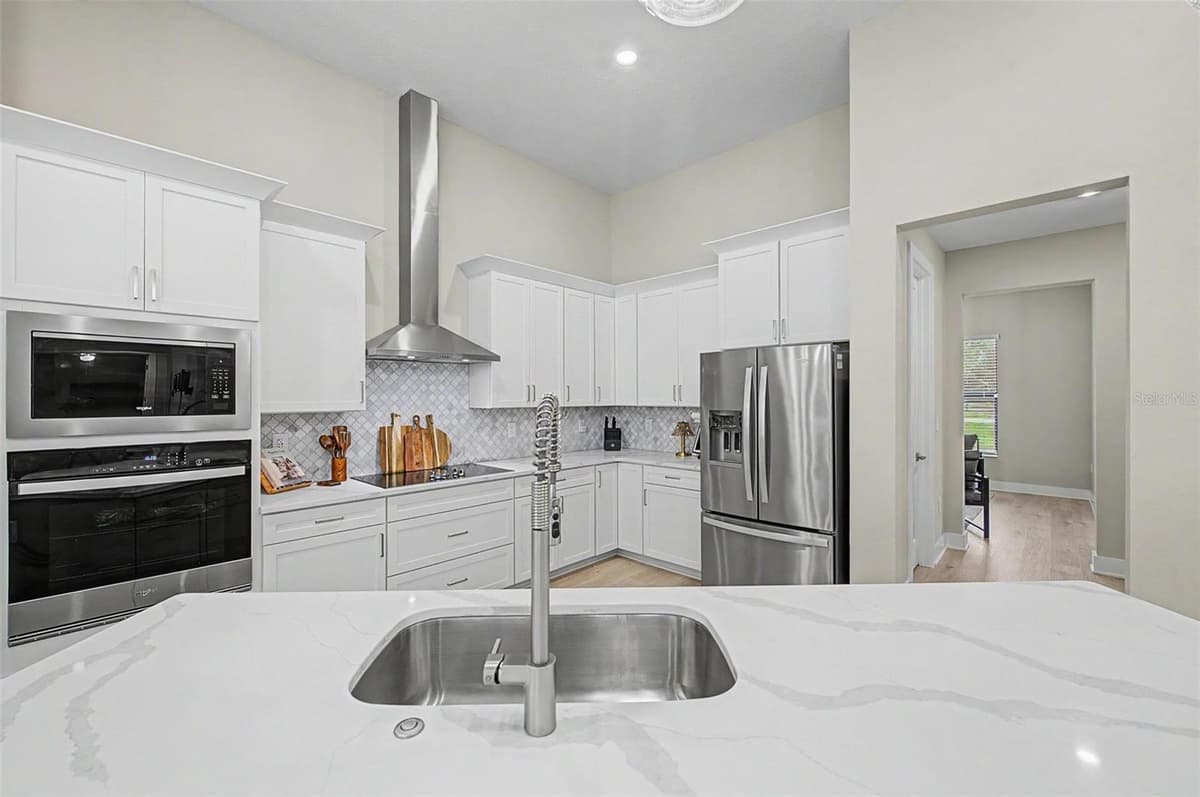 17422 NOKOTA AVENUE — photo 12 of 54