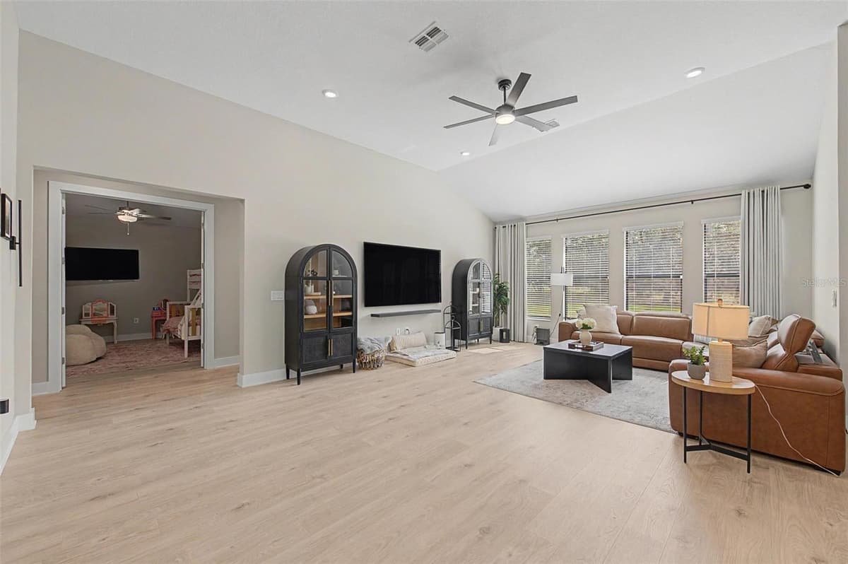 17422 NOKOTA AVENUE — photo 21 of 54