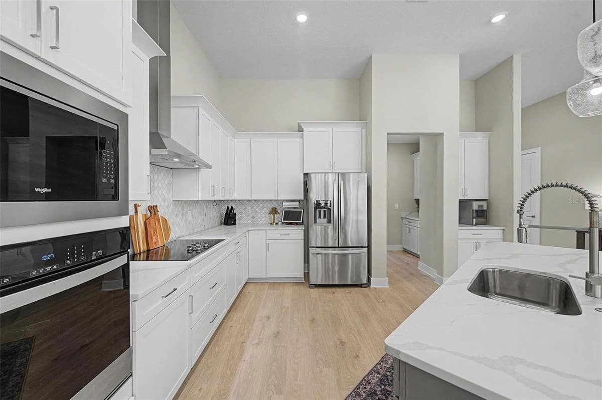 17422 NOKOTA AVENUE — photo 13 of 54