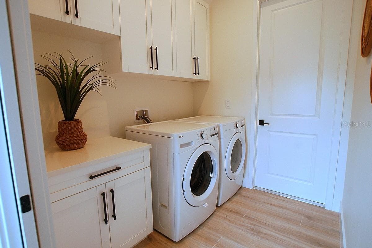 439 LOUDEN AVENUE — photo 38 of 70