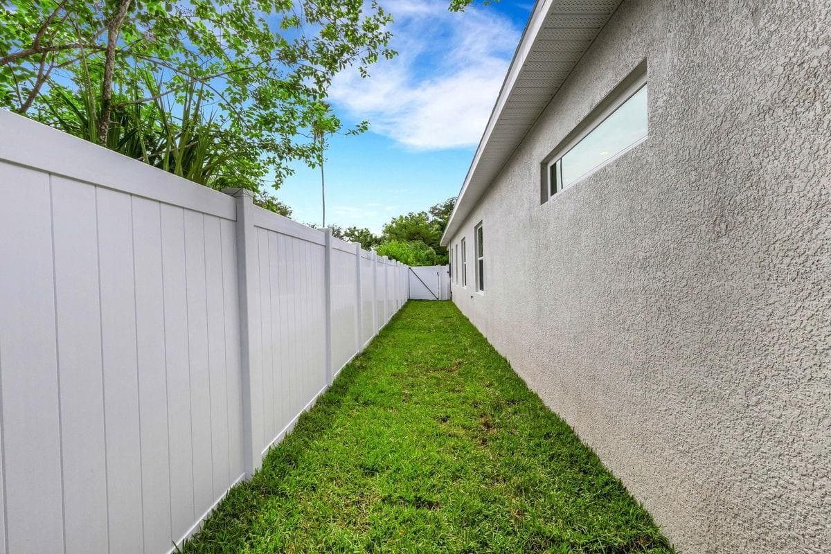 439 LOUDEN AVENUE — photo 48 of 70