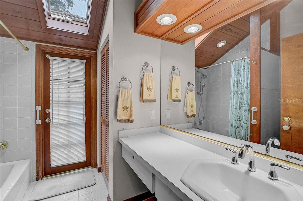 2404 BISPHAM ROAD — photo 30 of 54