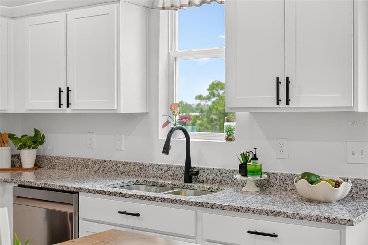 8704 SPORTSMAN LOOP — photo 8 of 46