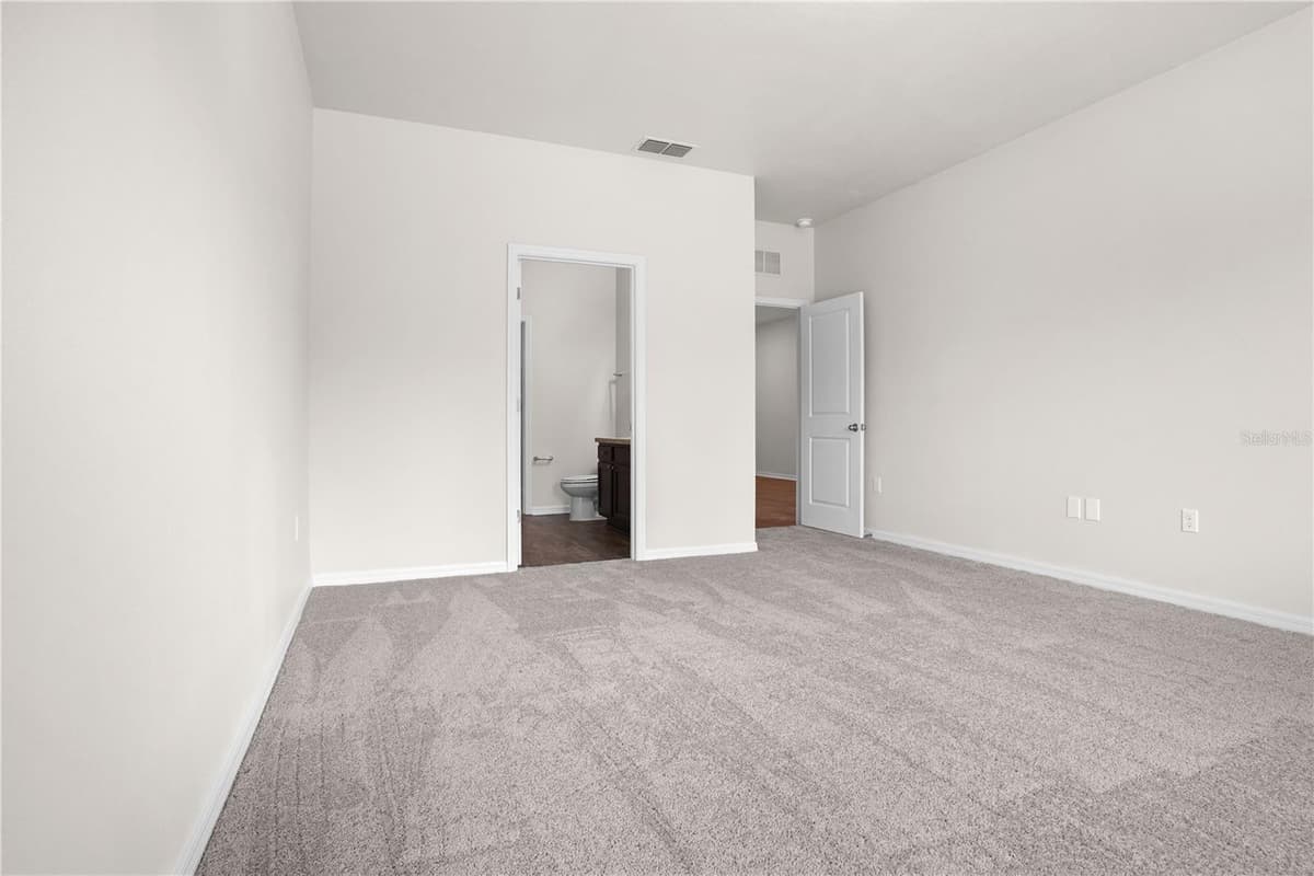 3004 NEVERLAND DRIVE — photo 16 of 38