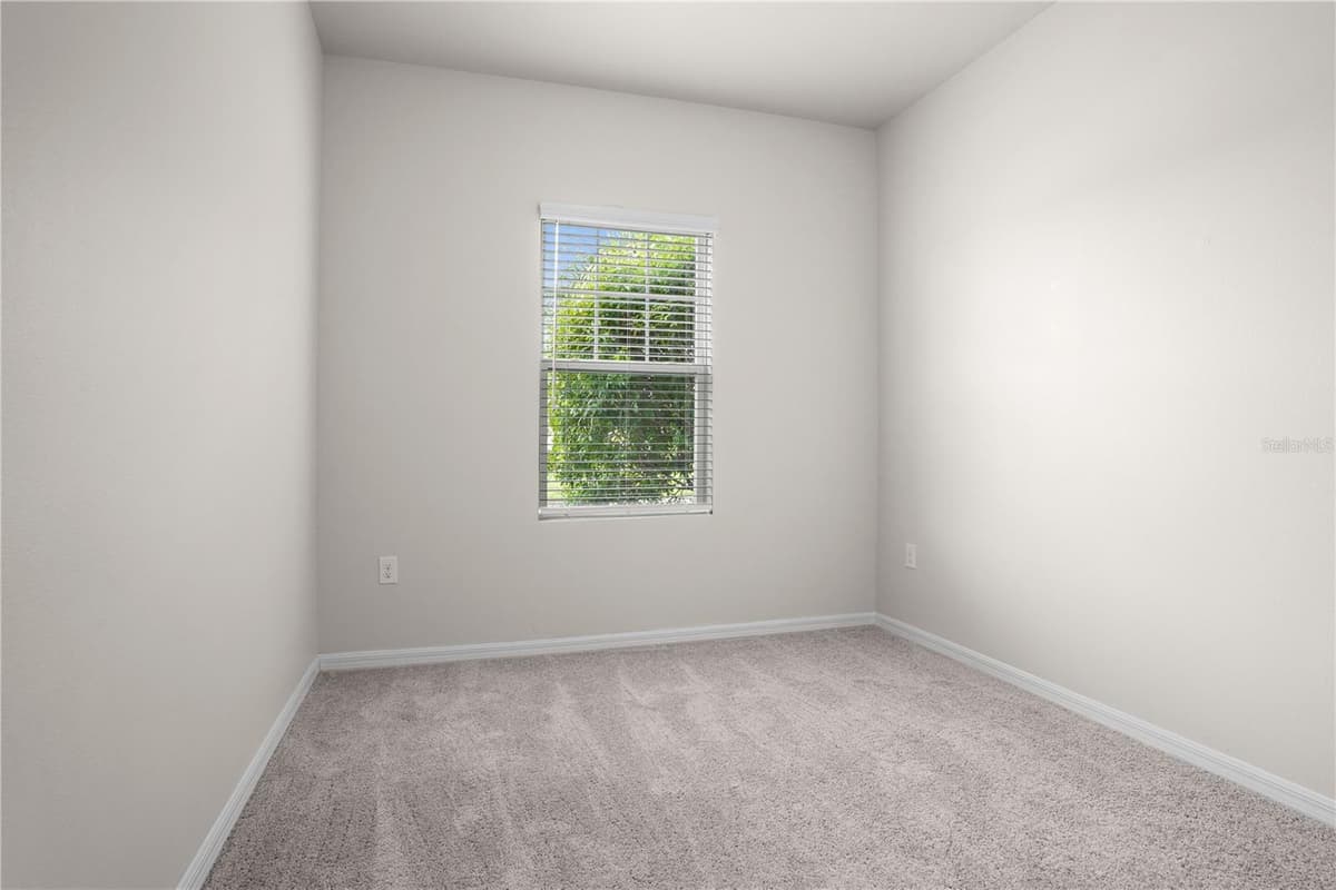 3004 NEVERLAND DRIVE — photo 20 of 38
