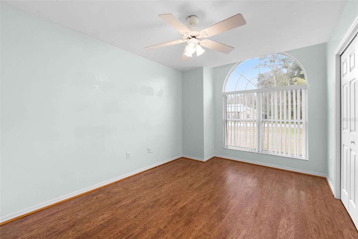 200 CHARLOTTE GLEN — photo 15 of 34