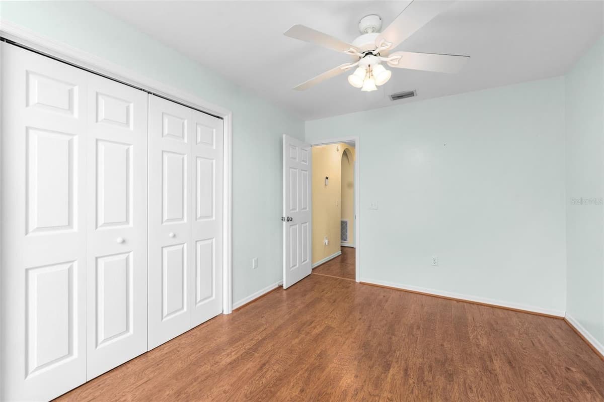 200 CHARLOTTE GLEN — photo 16 of 34