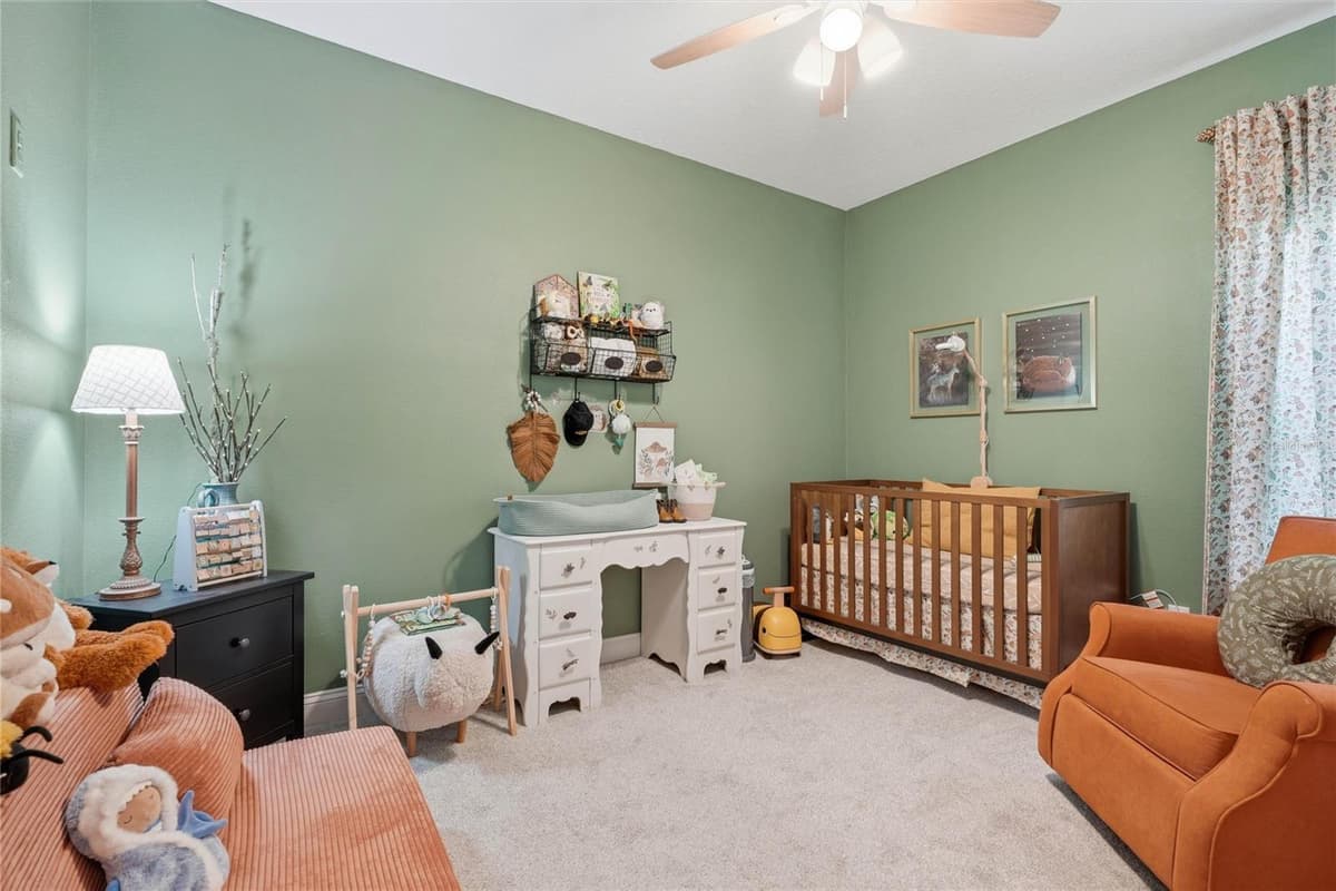 98 FERNDALE WAY — photo 17 of 44