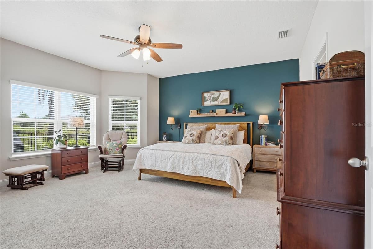 98 FERNDALE WAY — photo 14 of 44