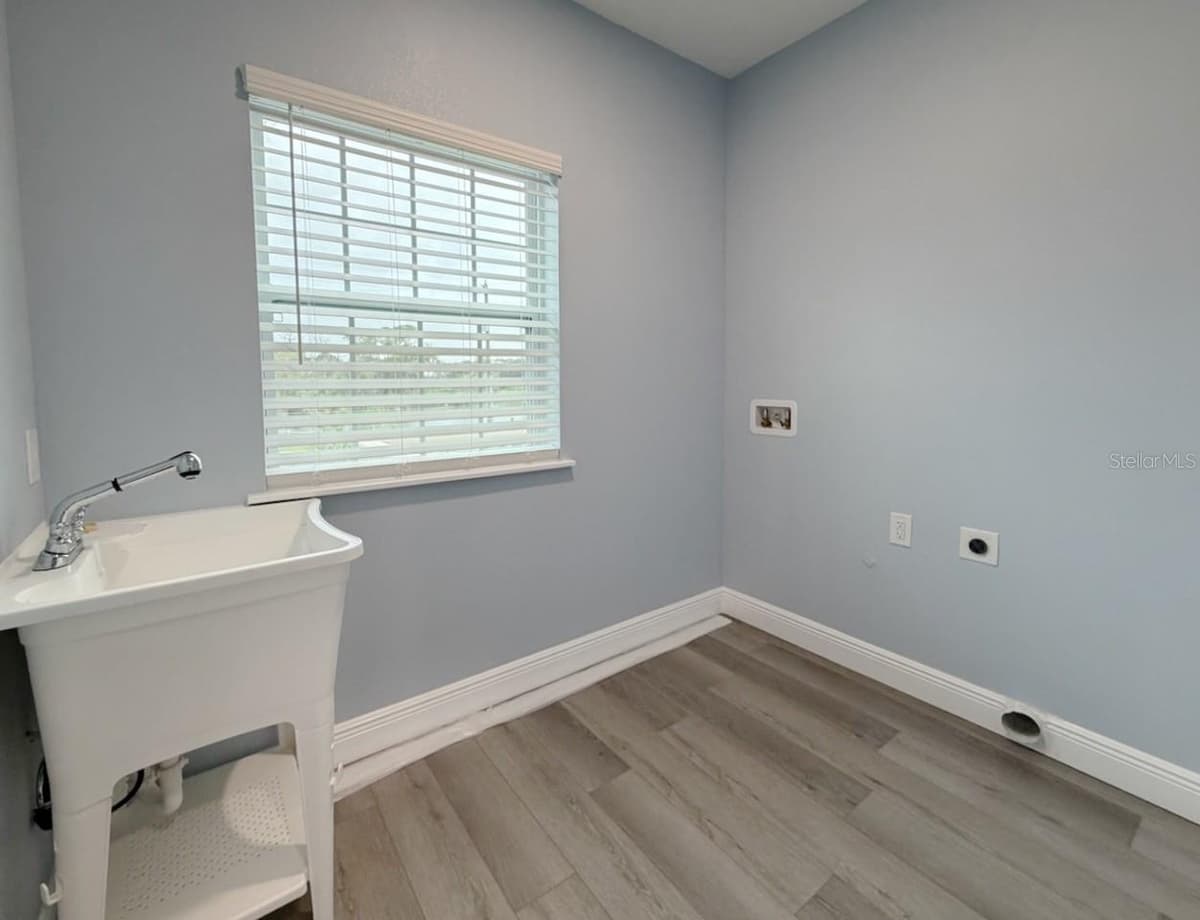 1083 POINTE ALEXIS DRIVE — photo 27 of 50
